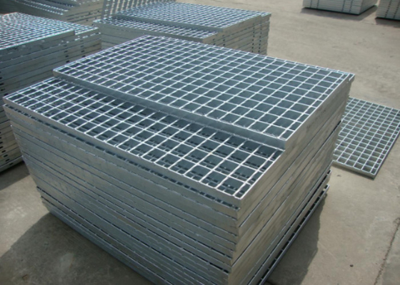 Hot Dip Galvanized Metal Walkways Gratings Heavy Duty Slip Resistant Industrial Platforms