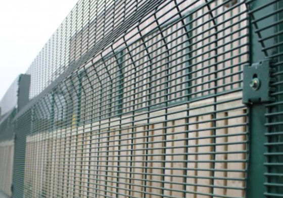 80x80mm Post Green Powder Coated 2.5x2.0m 358 Security Fencing