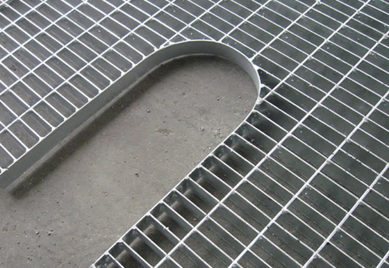 Q235 HDG Galvanized Steel Grating Untuk Lantai Walkway 1.2*1.8m 30*5mm