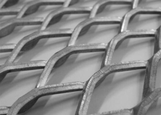Hot Dip Galvanized Punching Expanded Metal Sheet 4ft X 8ft Untuk Konstruksi