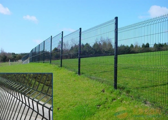 Galvanized Metal Wire Mesh Triangle Bending Fence 0,63 M Untuk Keamanan