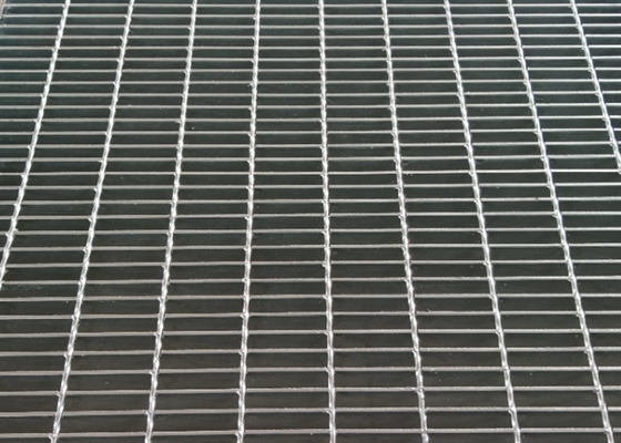 Low Carbon Steel Walkway Grating Untuk Pembangkit Listrik 25*3mm