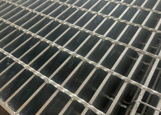 Galvanized Steel Walkway Grating 30*5mm Untuk Platform Industri