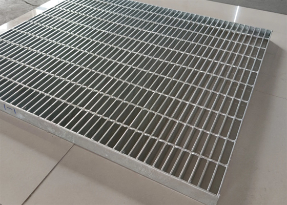 Q235 Serrated Steel Walkway Grating 40*5mm Untuk Pembangkit Listrik