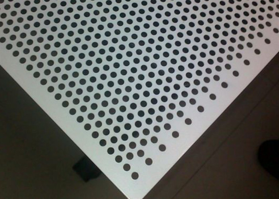 Low Carbon Steel Perforated Metal Sheet untuk Konstruksi Lubang 7mm
