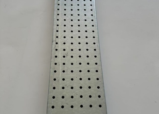 Galvanized Perforated Wire Mesh Ukuran Khusus Untuk Ventilasi Pagar Industri