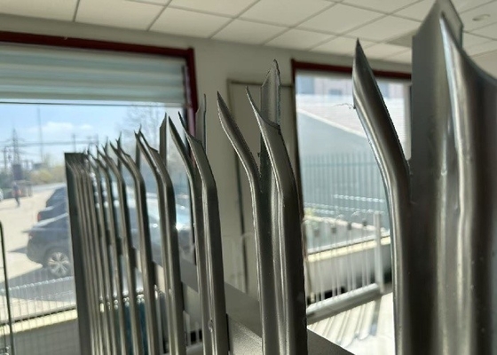 High Security Steel Palisade Pagar tahan lama Tamper Proof Untuk Perimeter Perlindungan