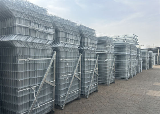 Panel Pagar Wire Mesh Segitiga Dengan Lubang Mesh 50 * 200mm Untuk Sekolah / Taman
