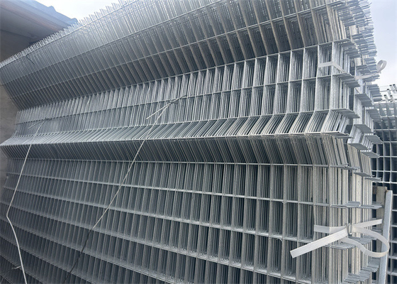 Panel pagar segitiga galvanis panas 1.8m Tinggi 50 * 100mm lubang mesh