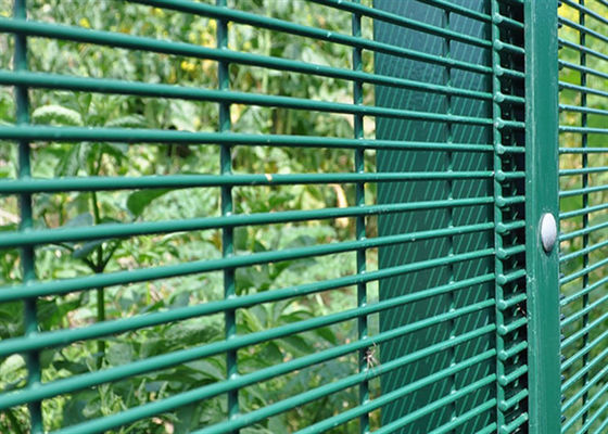 Galvanized 358 Anti Cut Security Fencing Untuk Bandara 60mm X 60mm Post