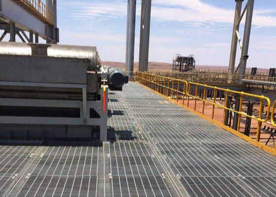 Rigs Minyak tahan slip Hot Dip Galvanized Steel Grating Untuk Osha Platform Decking