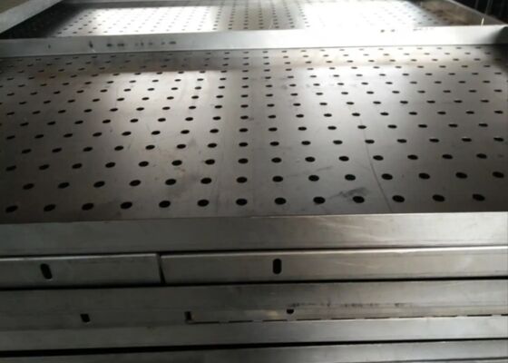 Perforated Wire Mesh untuk lingkungan yang keras dan aplikasi beban tinggi