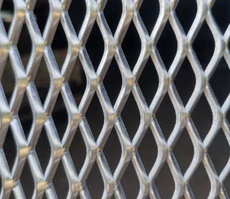 Expanded Metal Wire Mesh dengan Kekuatan Ringan dan Perlindungan yang Dapat Disesuaikan