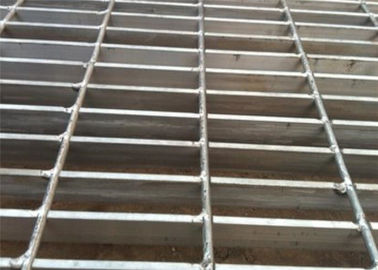 Hot mencelupkan Mild Steel Walkway Grating Ringan Hitam / Putih Instalasi Mudah
