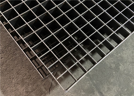 Pemasangan Mudah Steel Walkway Grating Untuk Roof Drainage System Drain Cover