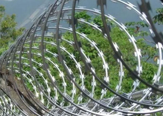 Hot Dip Galvanized Razor Kawat Berduri Keamanan Militer 900mm Coil Thermal